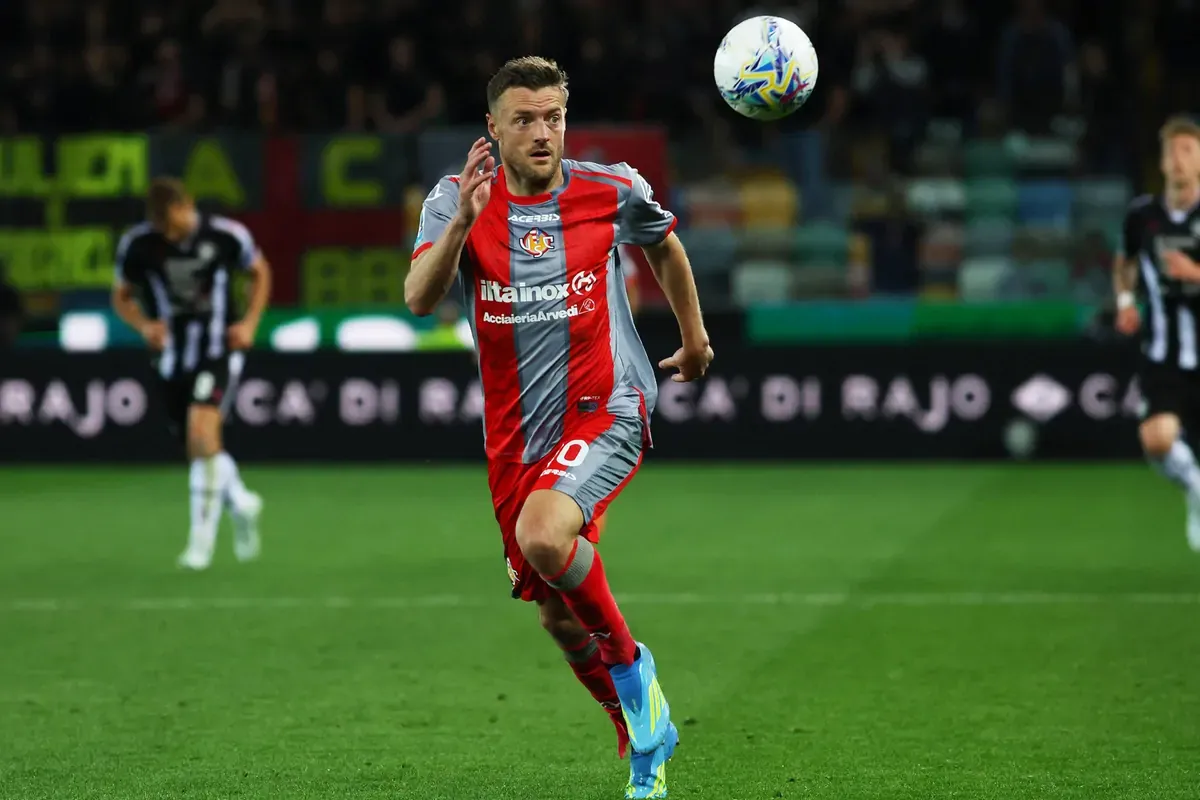 Spielt Jamie Vardy bald wieder in England? (Archivbild)© IMAGO/LaPresse/Andrea Bressanutti
